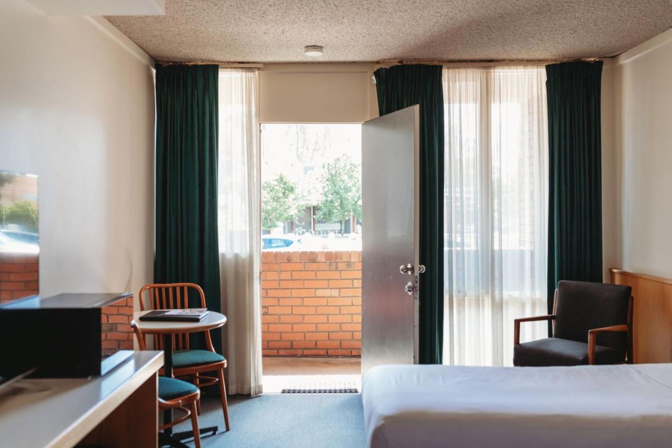 Echuca Nirebo Motel Exteriör bild